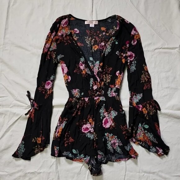 ☀️Band of Gypsies floral boho Romper☀️ - Picture 1 of 5